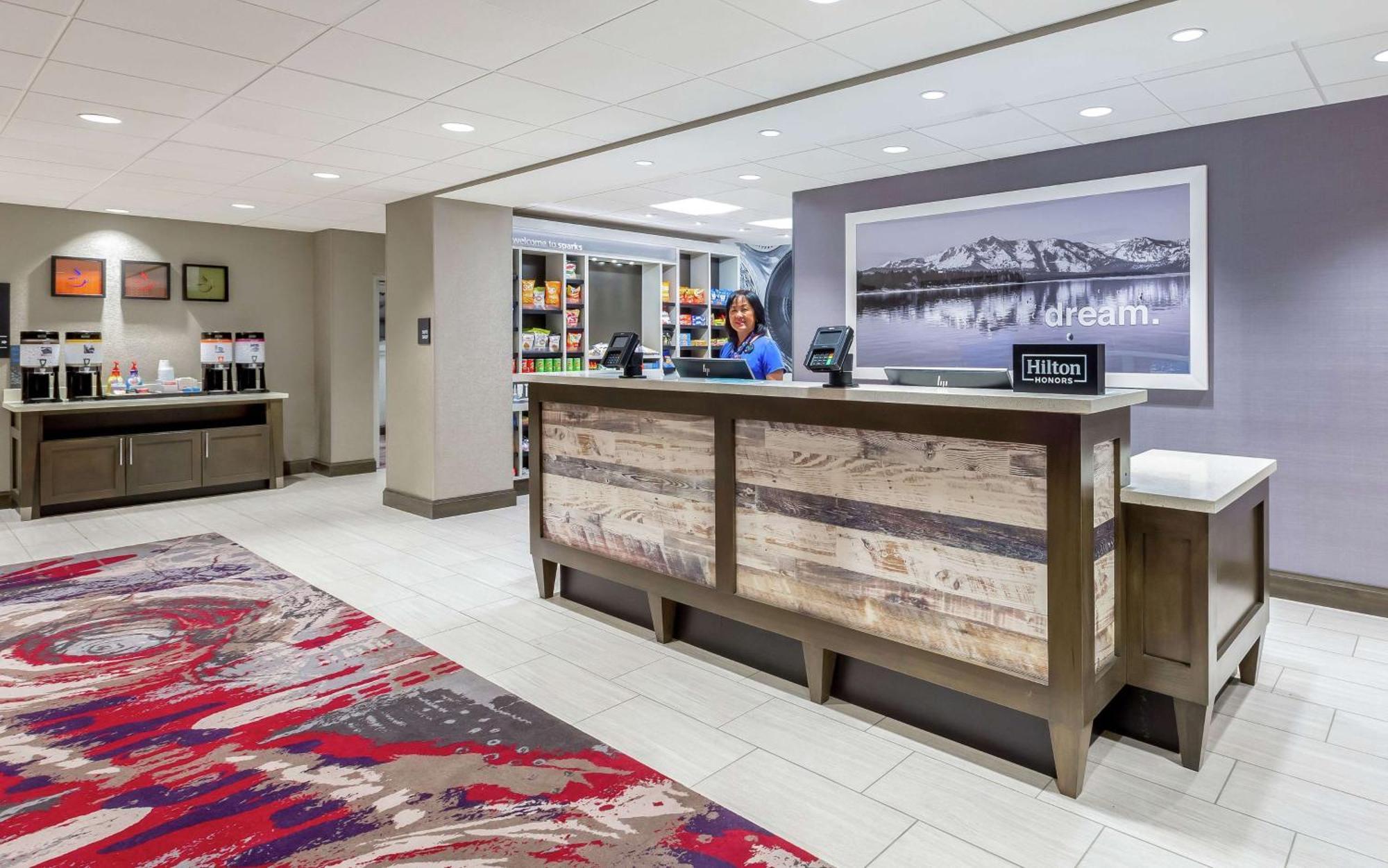 Hampton Inn & Suites Reno/Спаркс Екстериор снимка